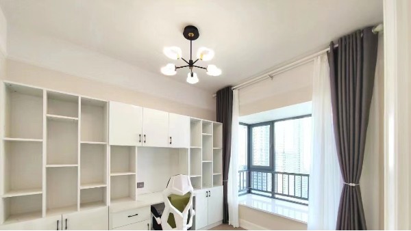 乳膠漆墻面開裂？別慌，昆明乳膠漆廠家教你3個(gè)方法解決