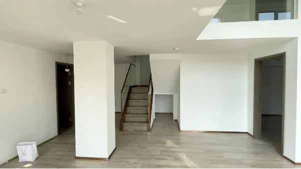 易高好膩?zhàn)痈嬖V您，耐水膩?zhàn)哟蚰r(shí)應(yīng)注意的問題